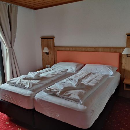 Hotel Lindwurm บัดกอยเซิร์น ภายนอก รูปภาพ