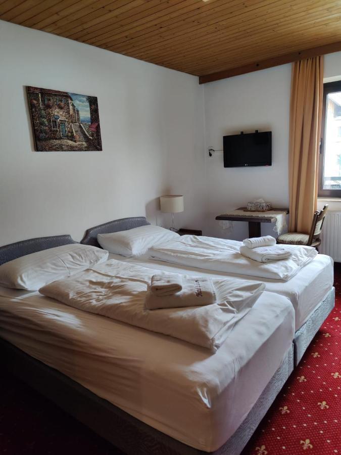 Hotel Lindwurm บัดกอยเซิร์น ภายนอก รูปภาพ