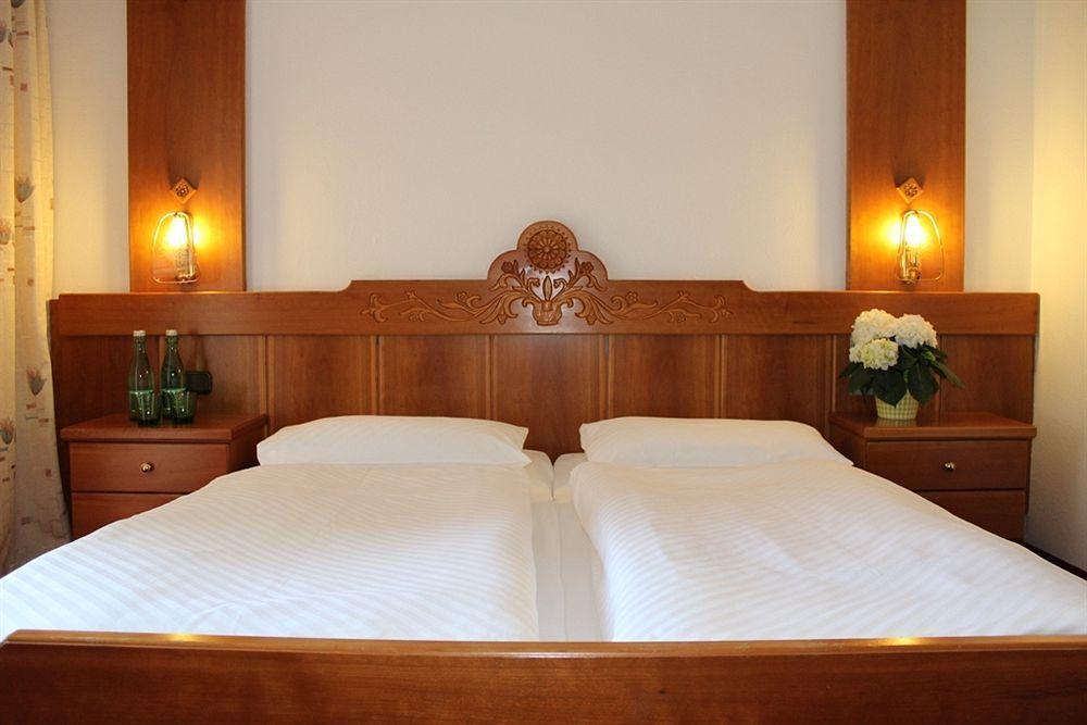 Hotel Lindwurm บัดกอยเซิร์น ภายนอก รูปภาพ
